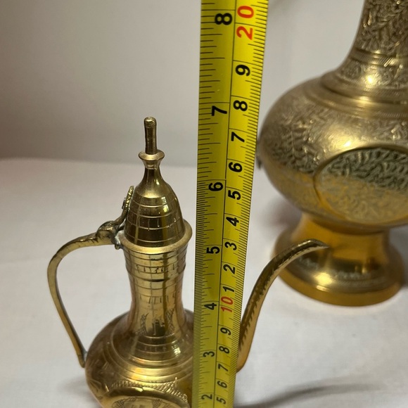 Etched BRASS tea pots. Vintage. LARGE IS 17”. Gorgeous! Set of three. See pics! - Picture 6 of 11